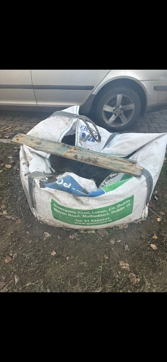 150 Cavity Blocks with half tonne  sand - Image 2