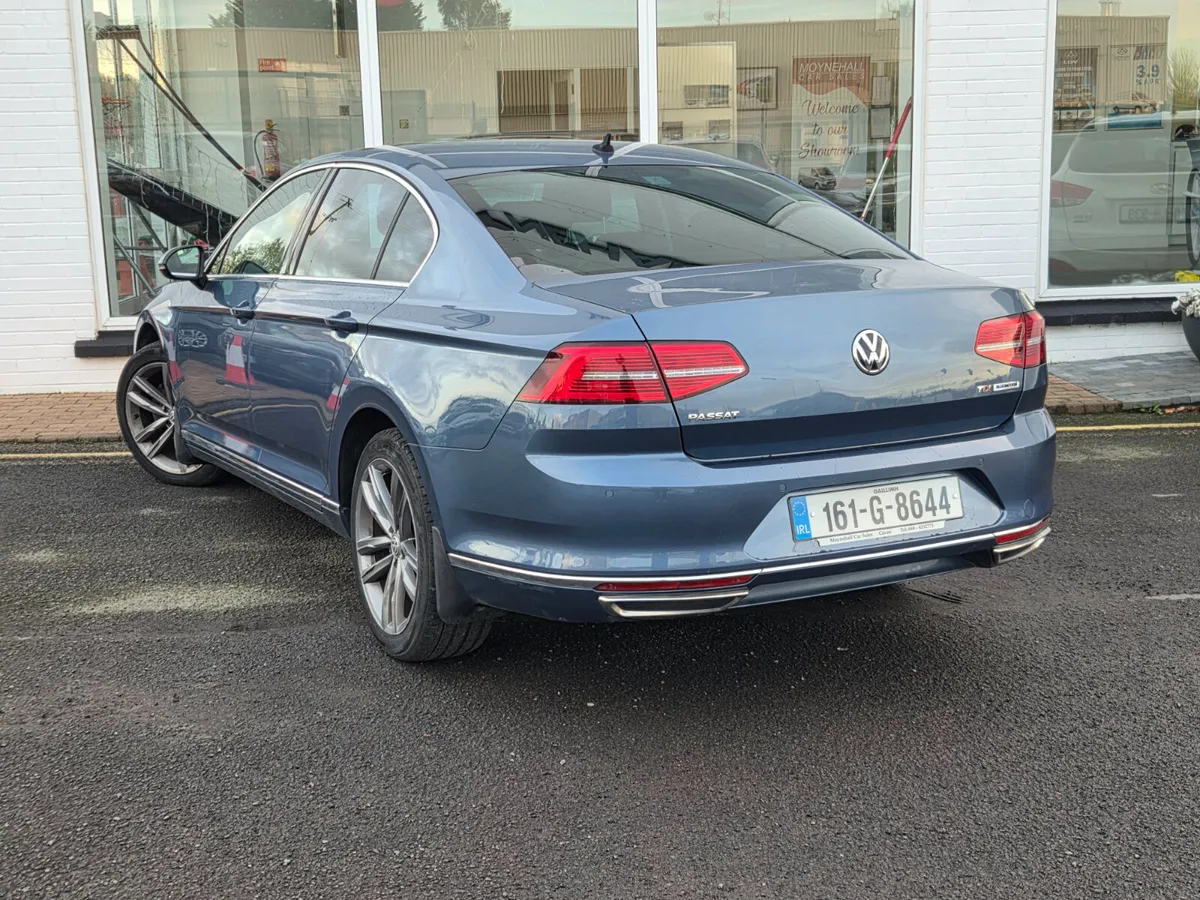 Volkswagen Passat 2016 - Image 2