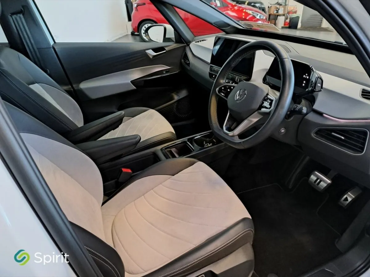 Volkswagen ID.3 Life 204HP 58kWh*Call John 086 191 - Image 4