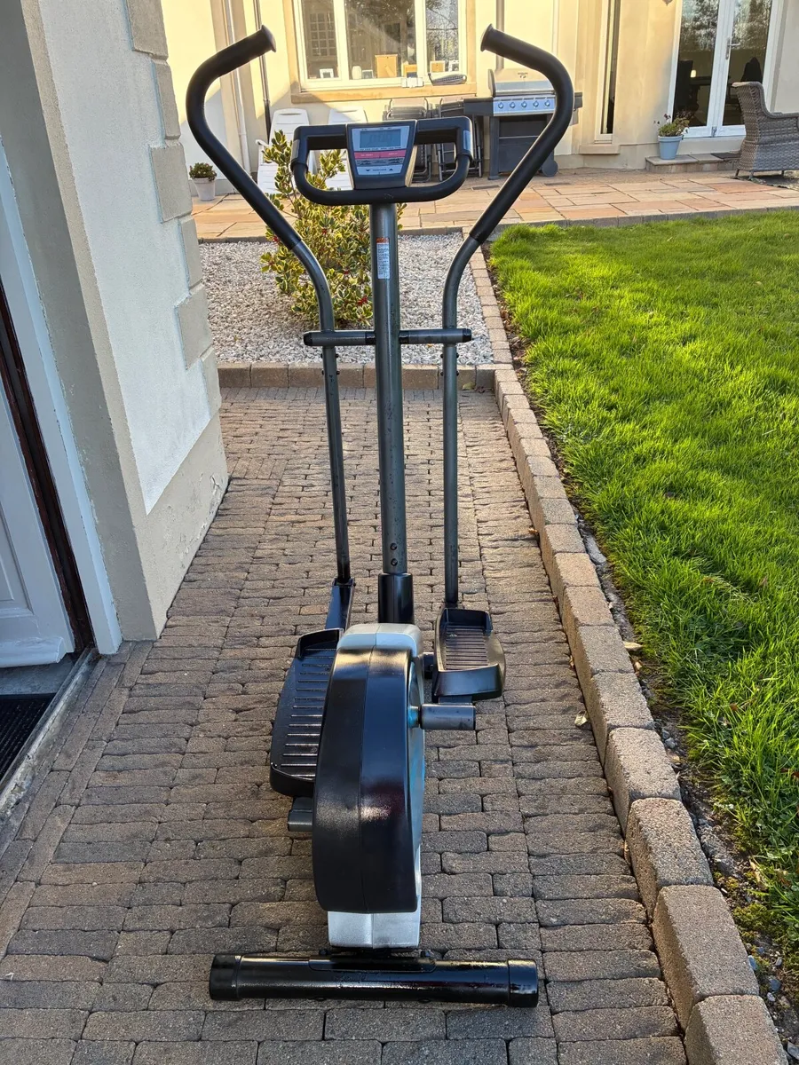 Cross Trainer - Image 3