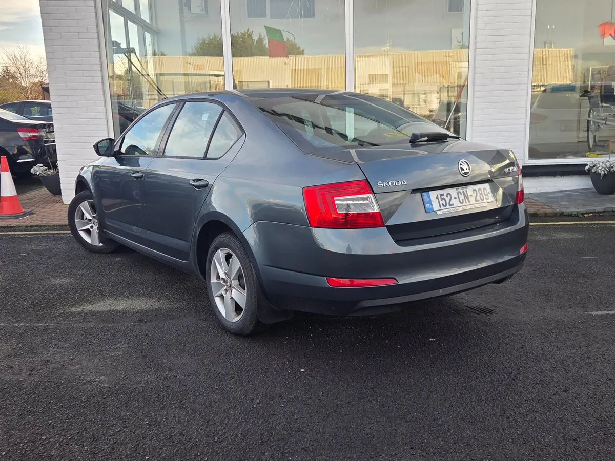 Skoda Octavia 2015 - Image 2