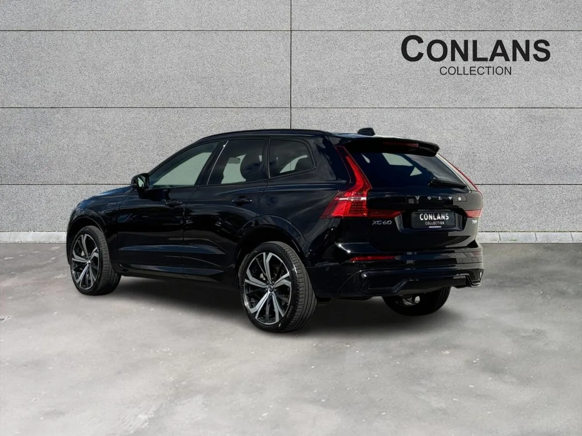 Volvo XC60 T8 AWD PHEV Ultra Dark - Image 3