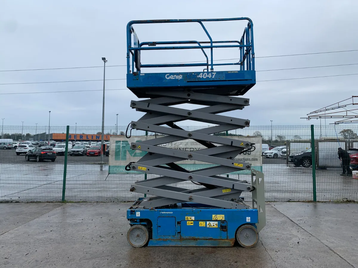 2012 GENIE GS-4047 ELECTRIC SCISSORS LIFT - NAAS - Image 1