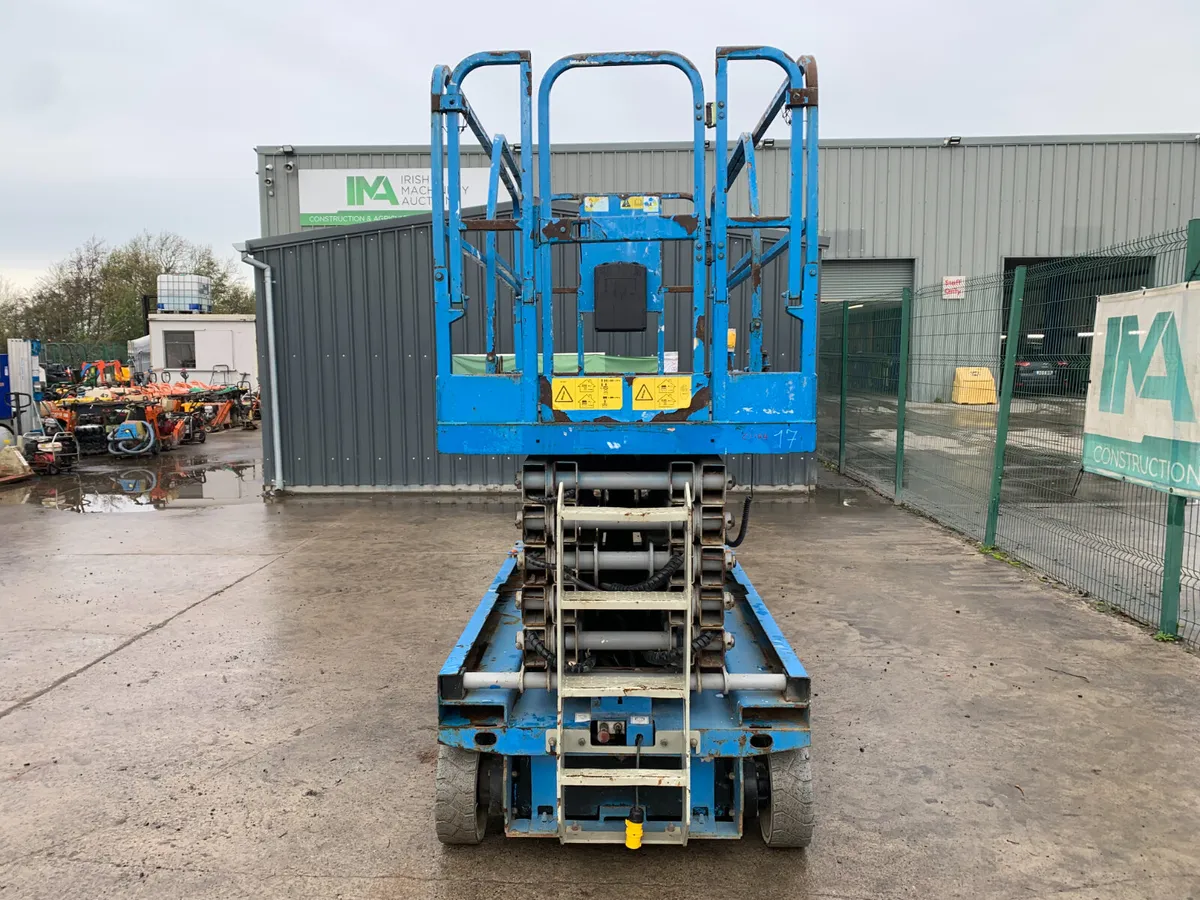 2012 GENIE GS-4047 ELECTRIC SCISSORS LIFT - NAAS - Image 4