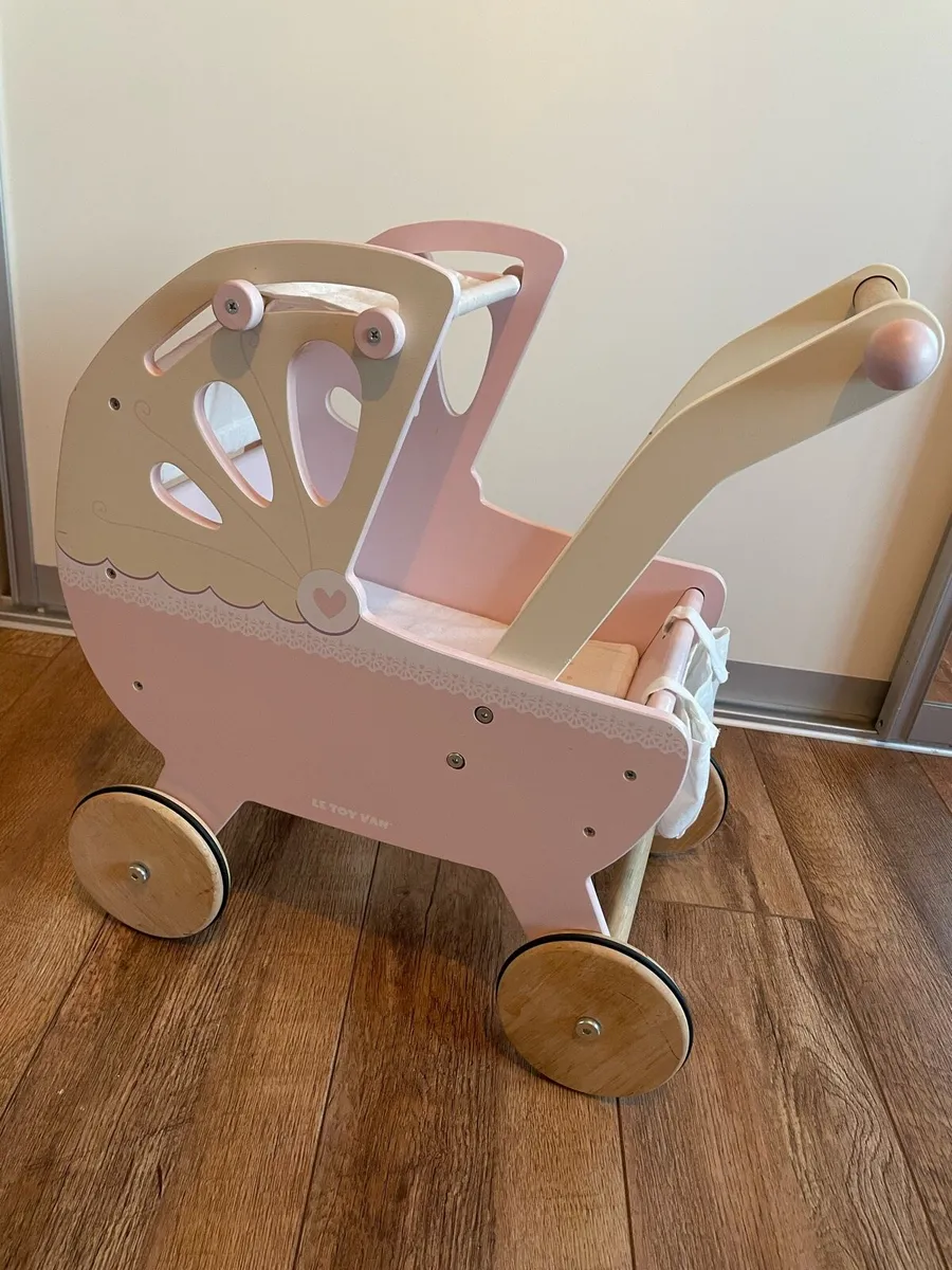 Le Toy Van Retro Wooden Doll Pram - Image 1
