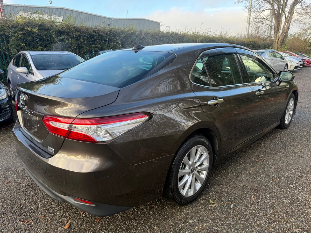 Toyota Camry - Image 4