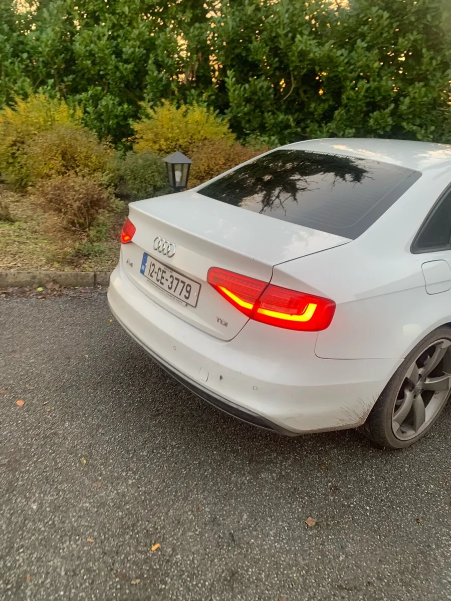 Audi A4 S-Line Black Edition - Image 4