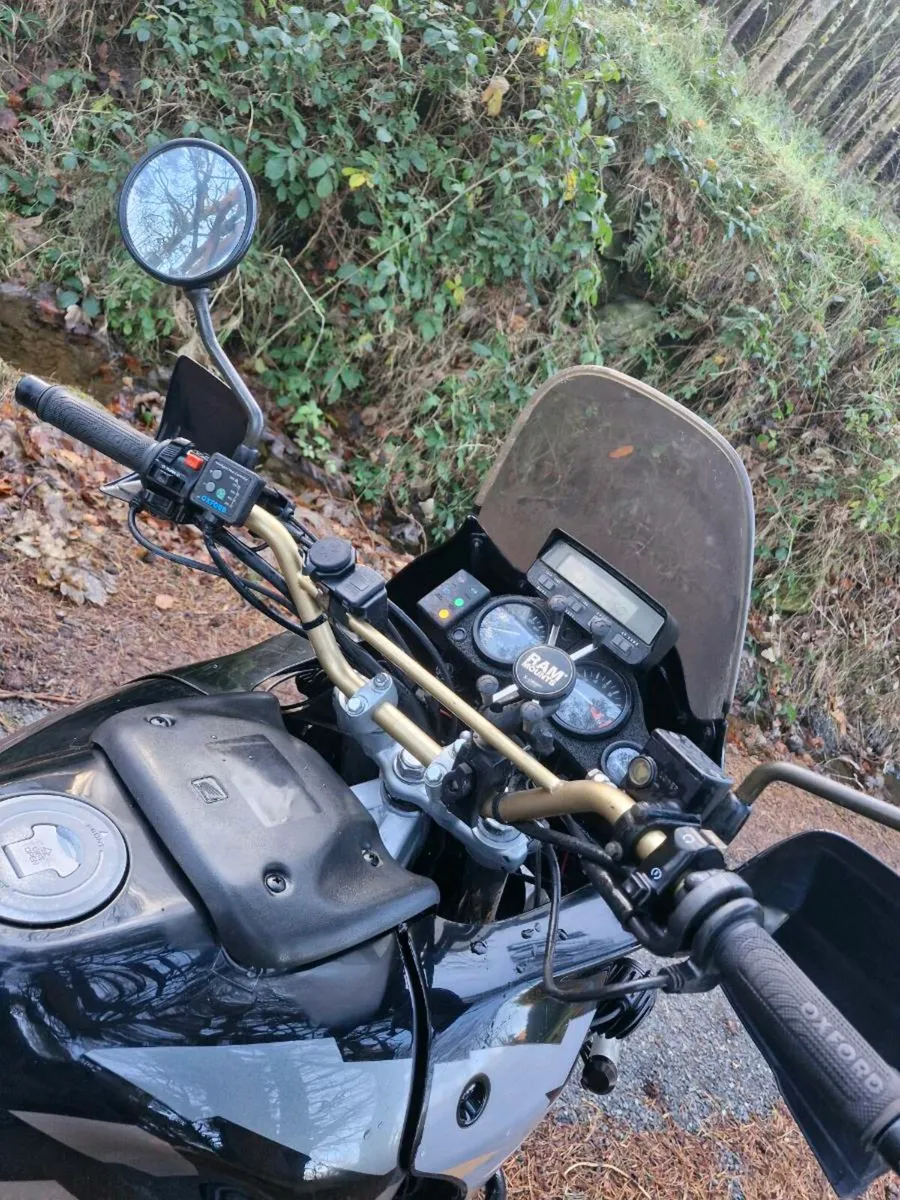 Africa twin. - Image 4