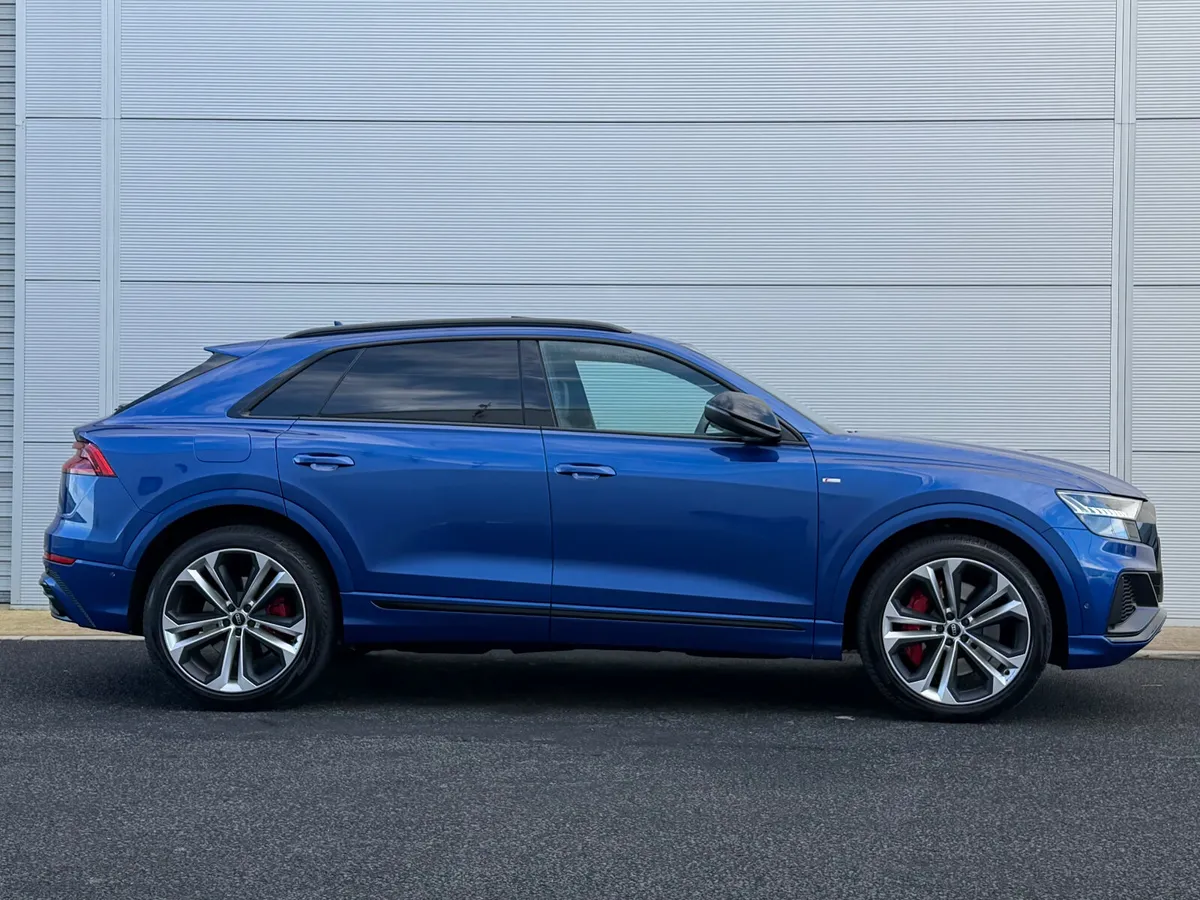 232 Audi Q8 60 TFSI e Competition - Image 4