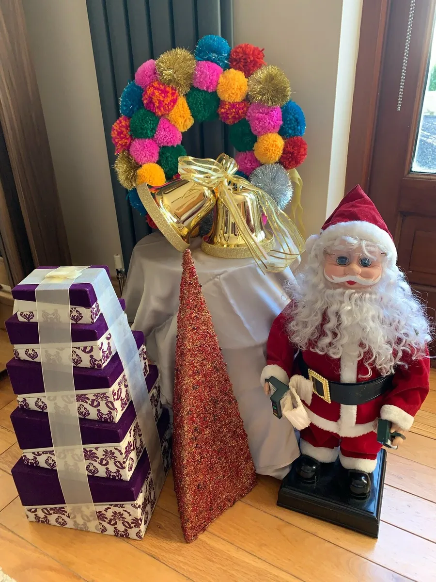 5 Christmas Decorations - Image 1