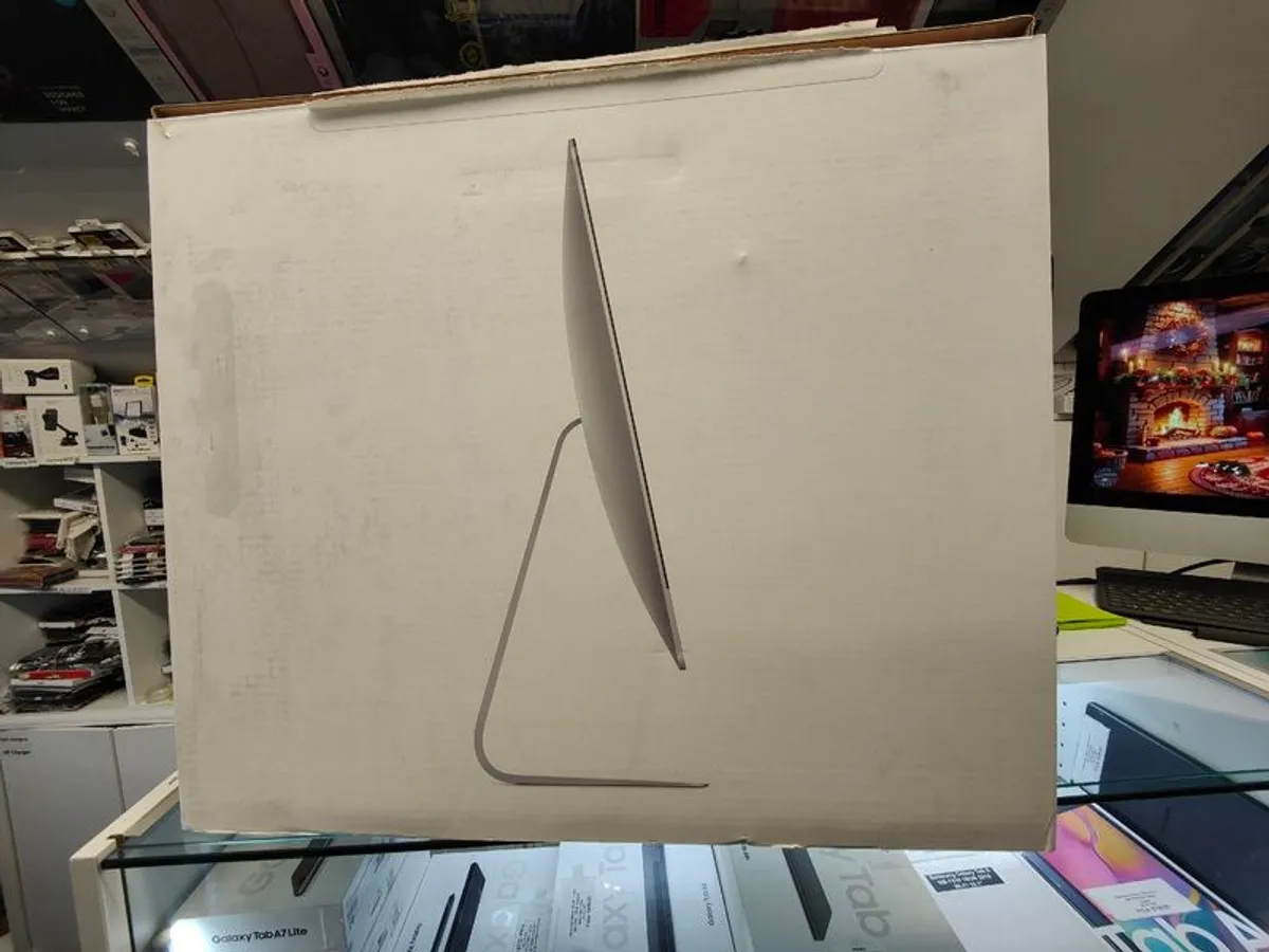 Apple iMac - 21.5 Inch - 2.3 GHZ - i5 - 1TB Hard  - 8GB RAM- Mid 2017 with Magic Keybord & Magic Mouse 2 - Image 3