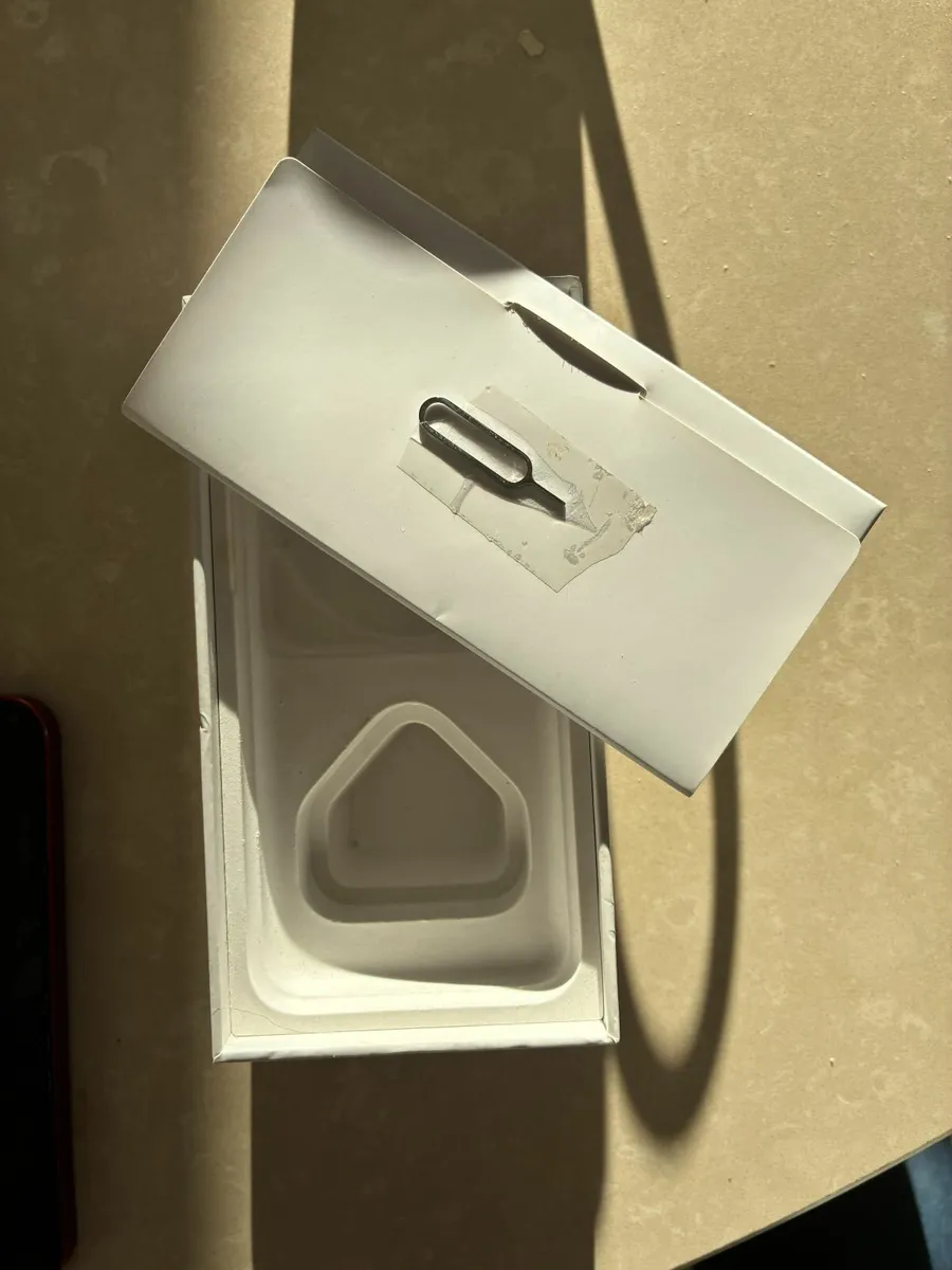 I PHONE 13 FOR SALE - Image 4