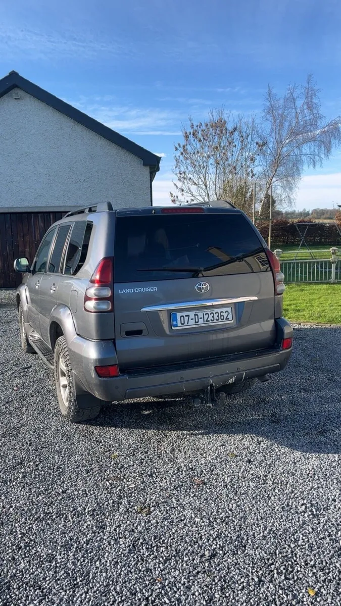 TOYOTA LANDCRUISER - Image 3