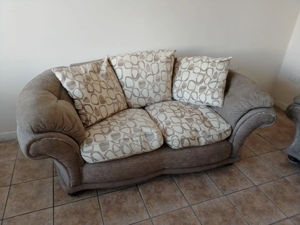 ✅ BEAUTIFUL FURNITURE SET ✅ - Image 4