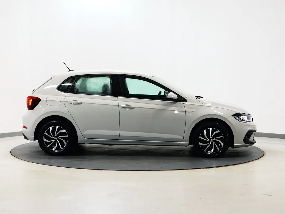 *11* 2023 Volkswagen Polo 1.0TSI LIFE - Image 3