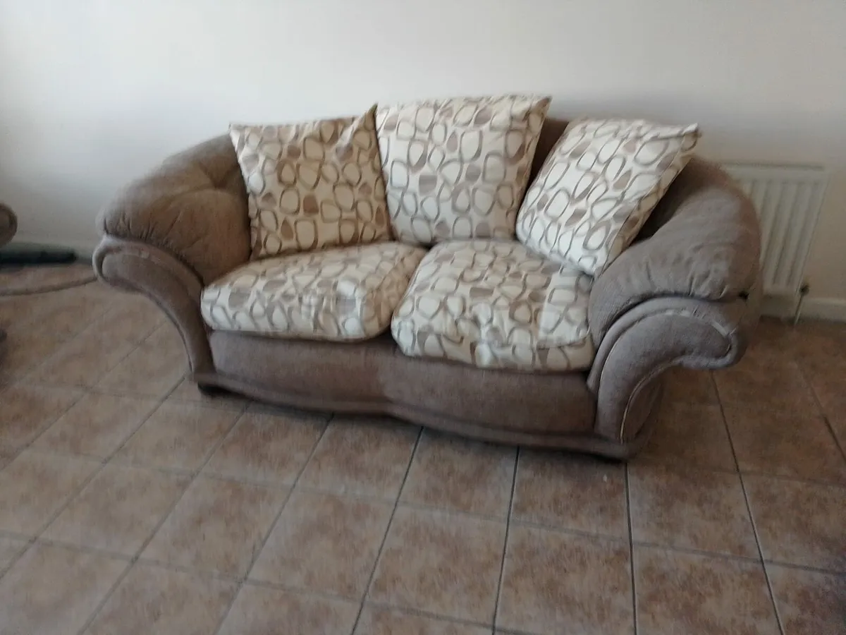 ✅ BEAUTIFUL FURNITURE 3 - 2- 1 SOFA ✅ - Image 3