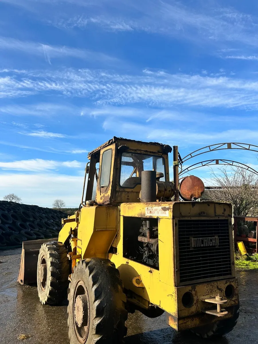 Clarke Michigan loader - Image 3