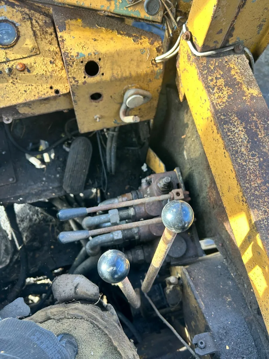 Clarke Michigan loader - Image 4