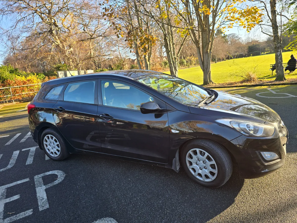 2013  Hyundai i30 1.4D Estate MOTO4U - Image 2