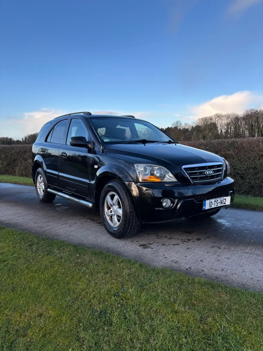Kia Sorento 2010 - Image 1