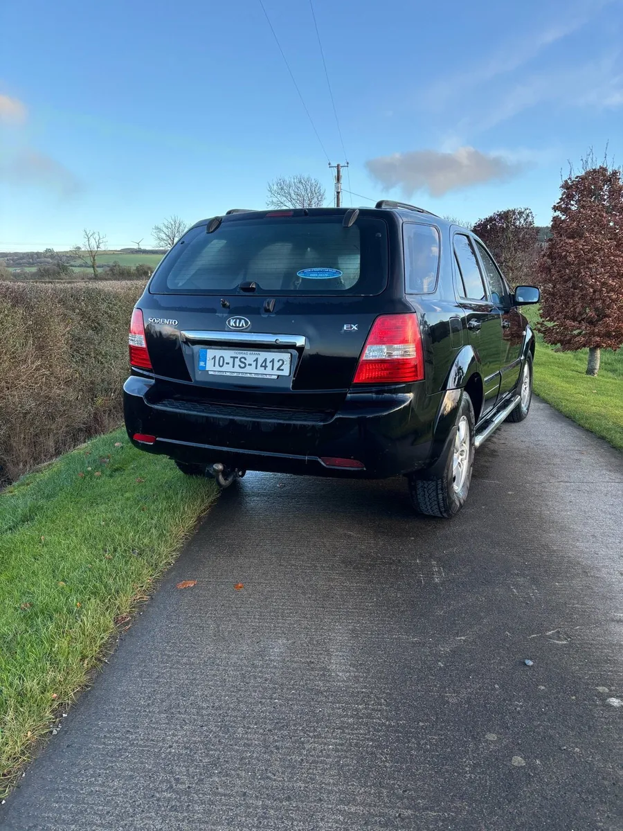 Kia Sorento 2010 - Image 4