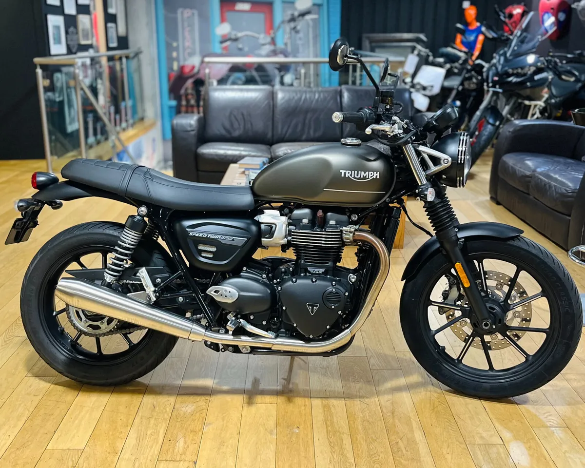 TRIUMPH SPEED TWIN 900 - Image 1
