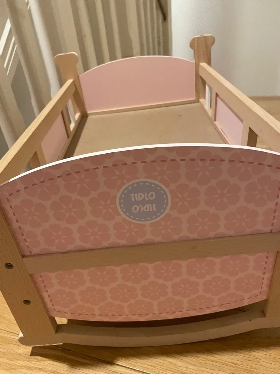 Sliver cross dolls pram, Tildo cradle and dolls - Image 2