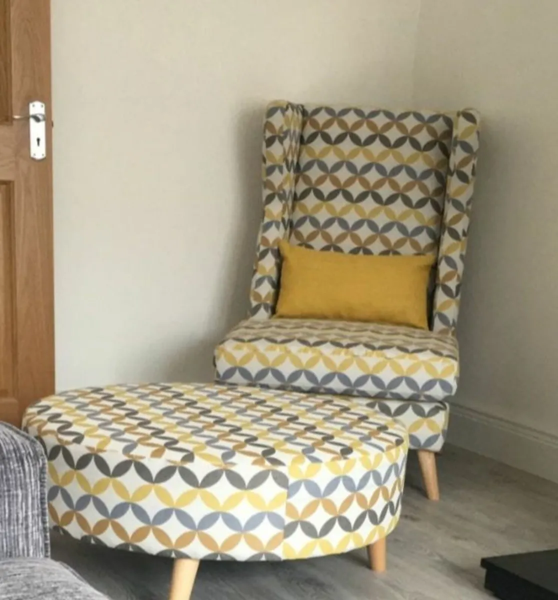 Armchair and footstool - Image 2