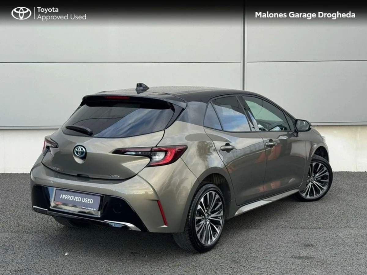 Toyota Corolla 1.8 Hybrid Luna Sport *Bi-Tone* Cal - Image 2