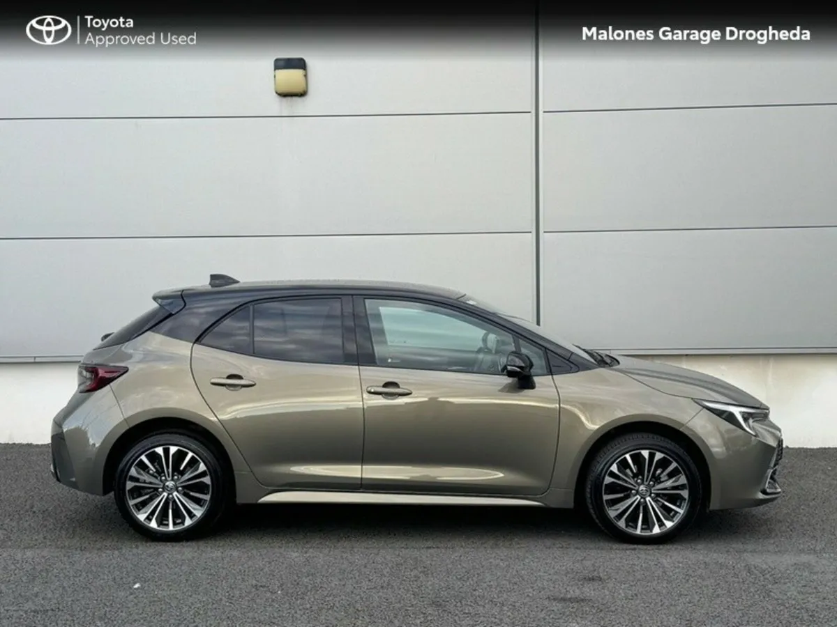 Toyota Corolla 1.8 Hybrid Luna Sport *Bi-Tone* Cal - Image 3