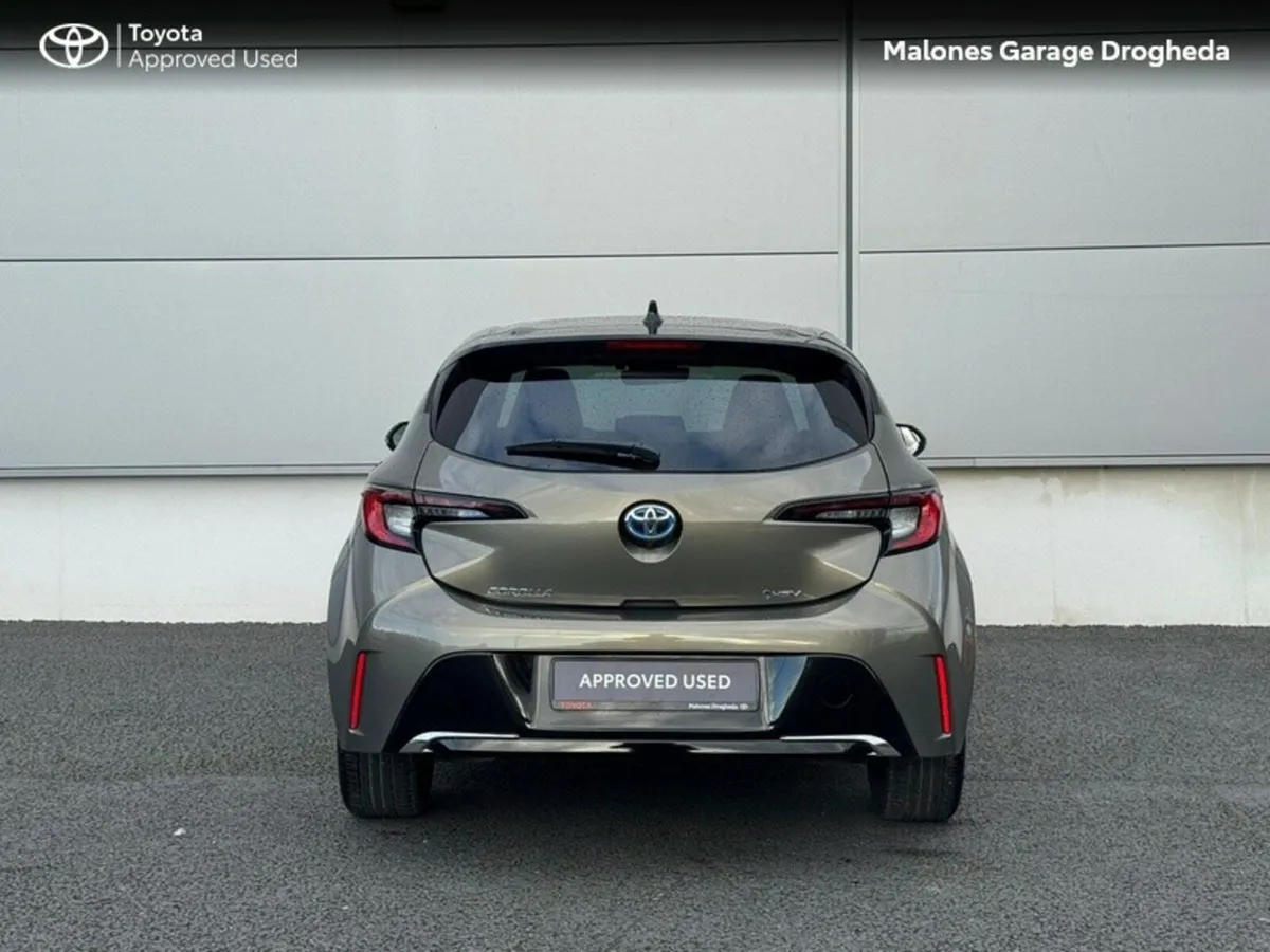 Toyota Corolla 1.8 Hybrid Luna Sport *Bi-Tone* Cal - Image 4