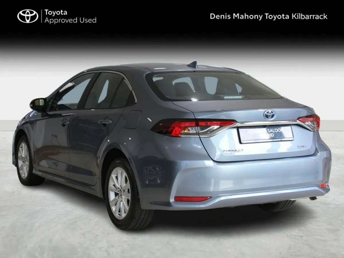 Toyota Corolla Saloon - Image 2