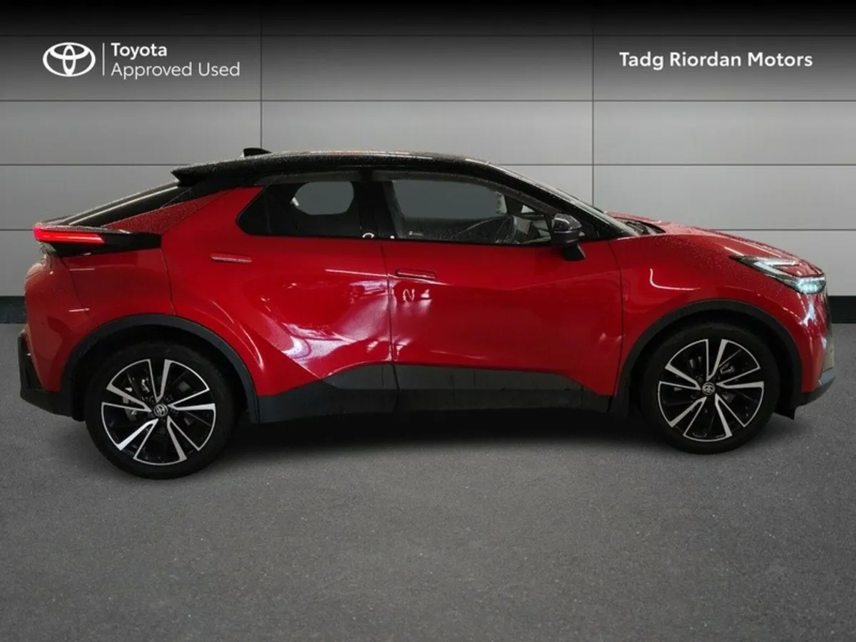 Toyota C-HR HYBRID SOL - Image 3
