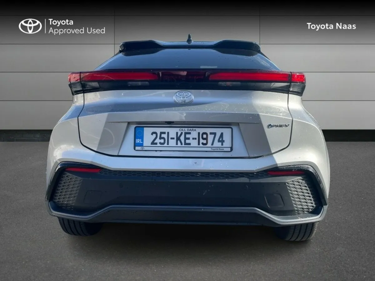 Toyota C-HR *EX DEMO* C-HR PHEV SOL - Image 4
