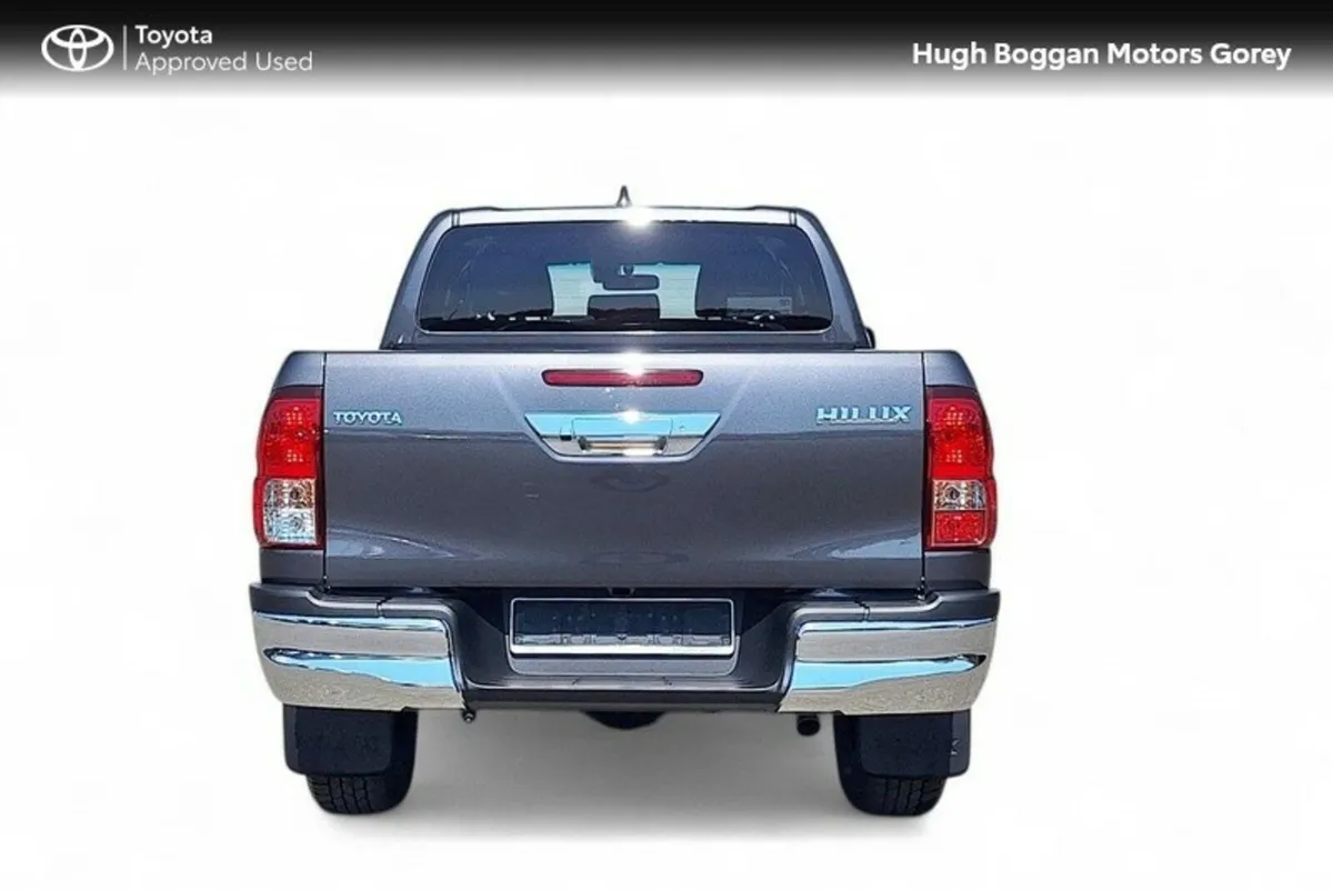 Toyota Hilux 2.8 SR5 Manual - Image 4