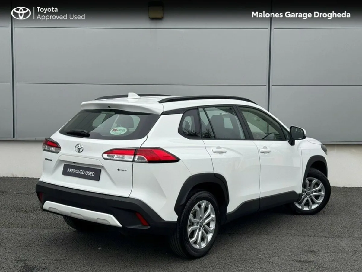 Toyota Corolla Cross 1.8 Hybrid Luna Call Now : 04 - Image 2