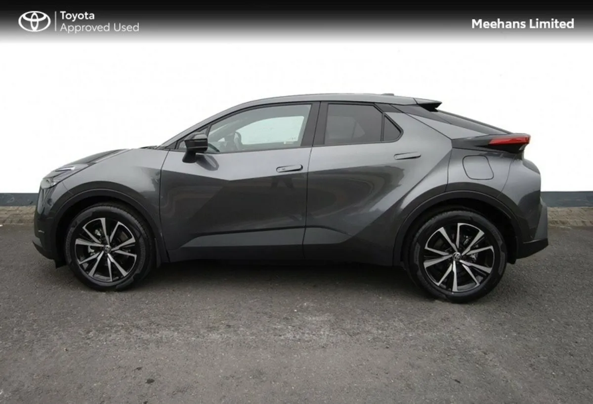 Toyota C-HR C-HR PHEV SPORT - Image 3