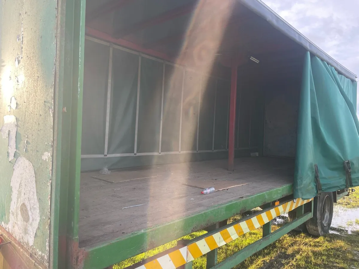 Curtainsider Trailor - Image 2