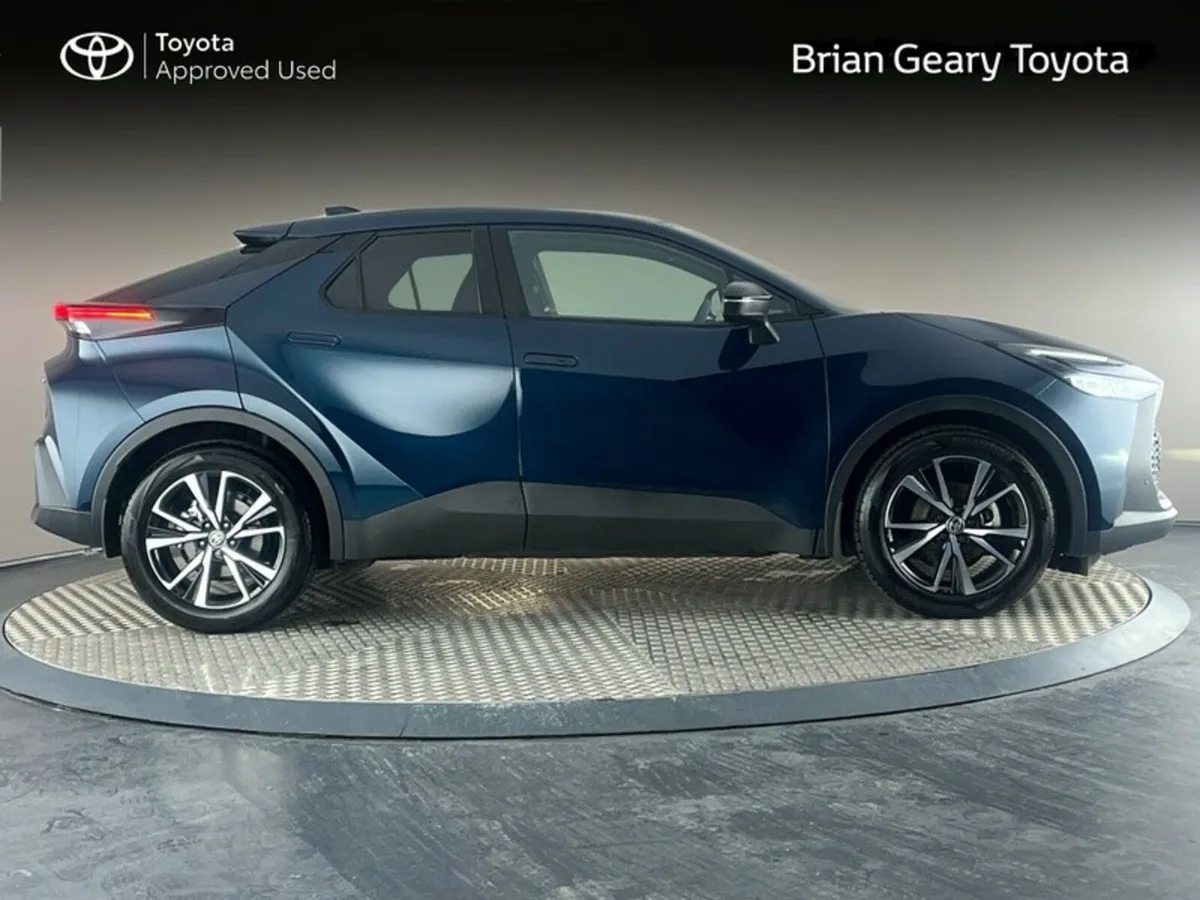 Toyota C-HR HYBRID SPORT - Image 3
