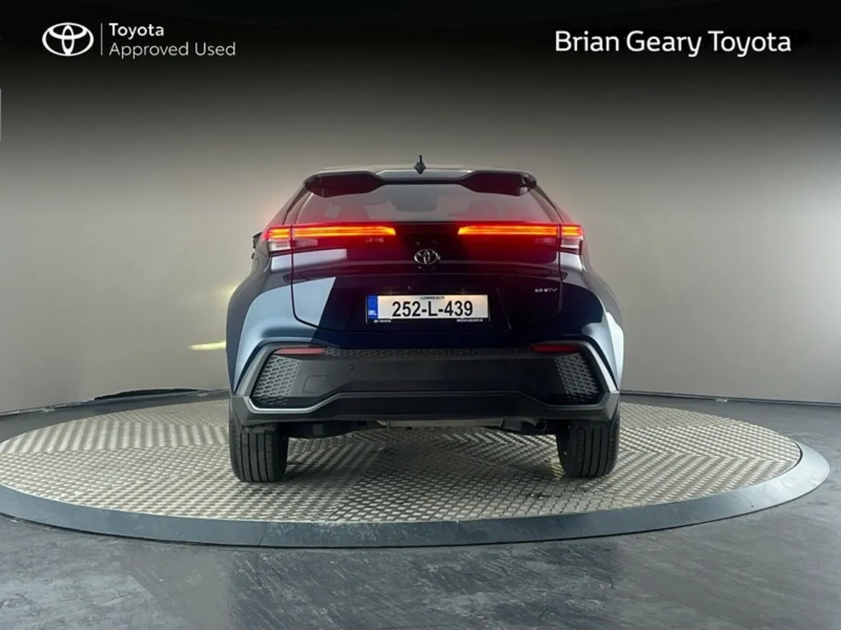 Toyota C-HR HYBRID SPORT - Image 4