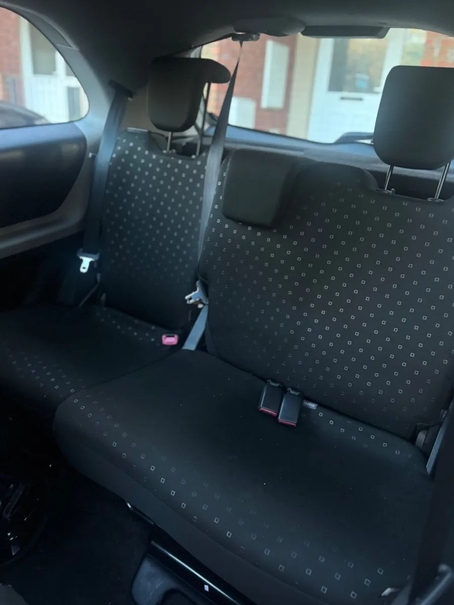 Toyota Yaris 2007 - Image 1