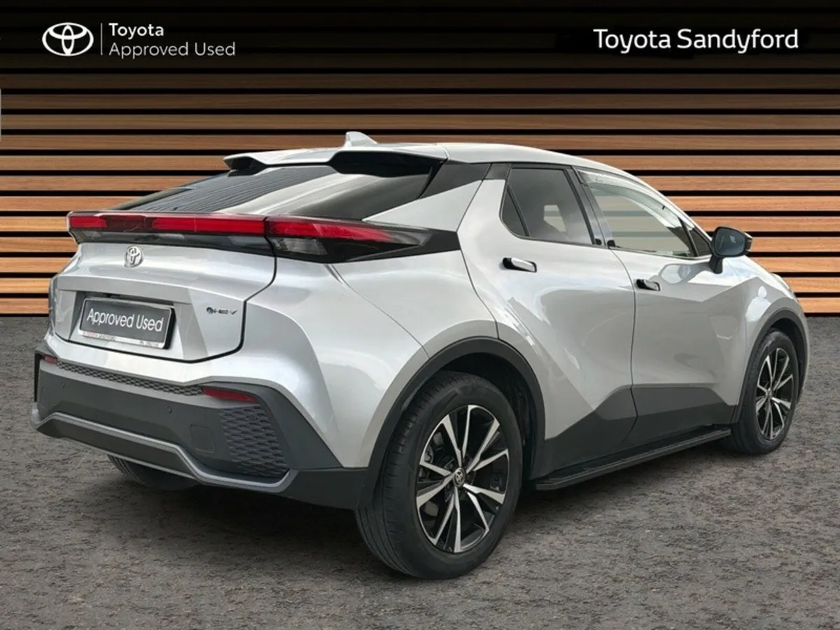 Toyota C-HR HYBRID SPORT // HEATED SEATS // APPLE - Image 2