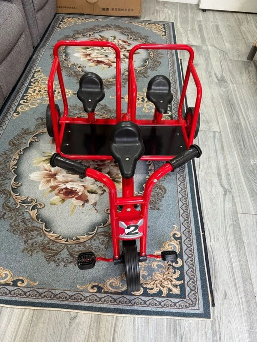 child bike Tricycle for 3 ppl - Image 1