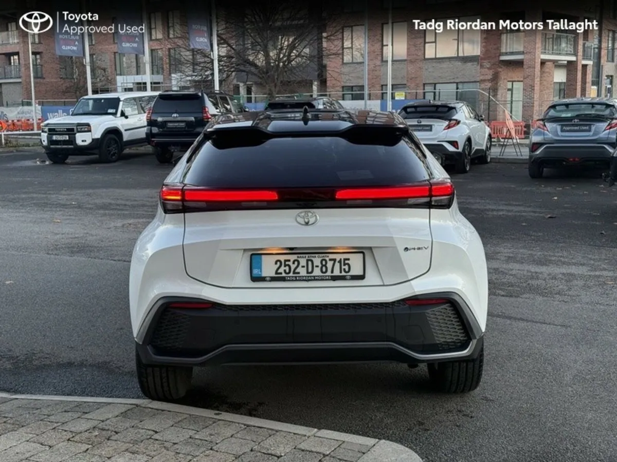 Toyota C-HR PHEV SPORT+*** DEMO SALE *** BIG SAVIN - Image 4