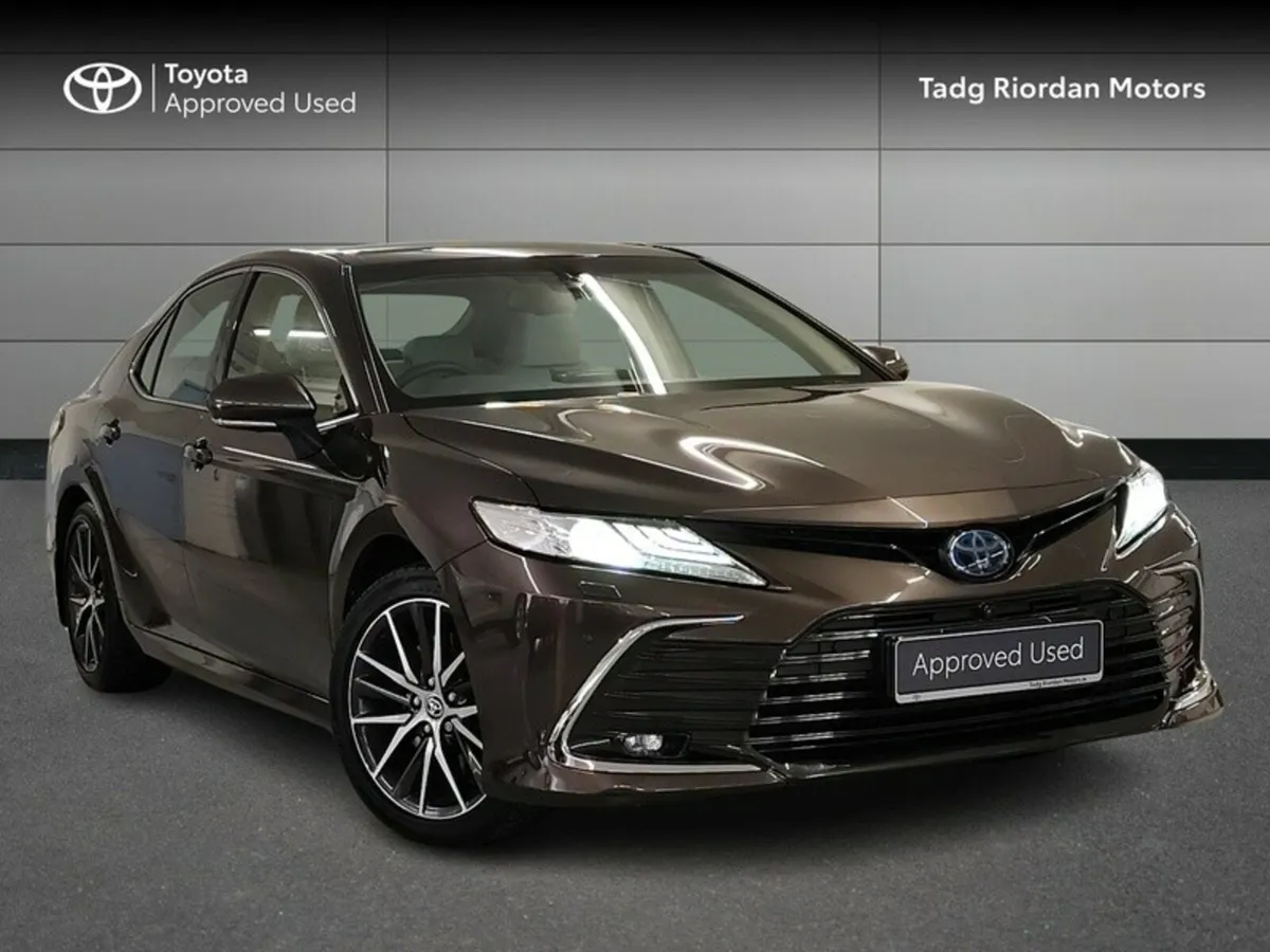 Toyota Camry PLATINUM EDITION *PRICE REDUCTION* - Image 1