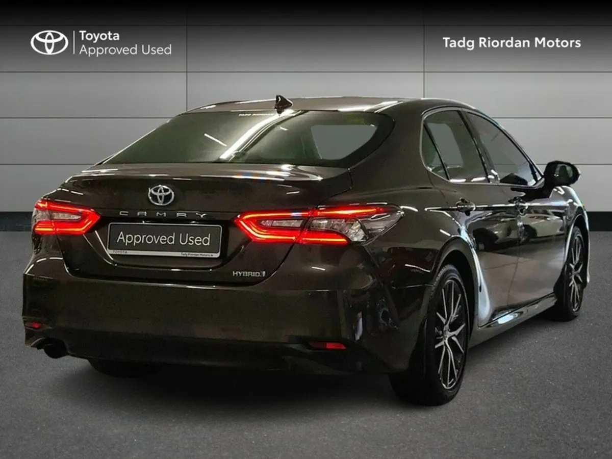 Toyota Camry PLATINUM EDITION *PRICE REDUCTION* - Image 2