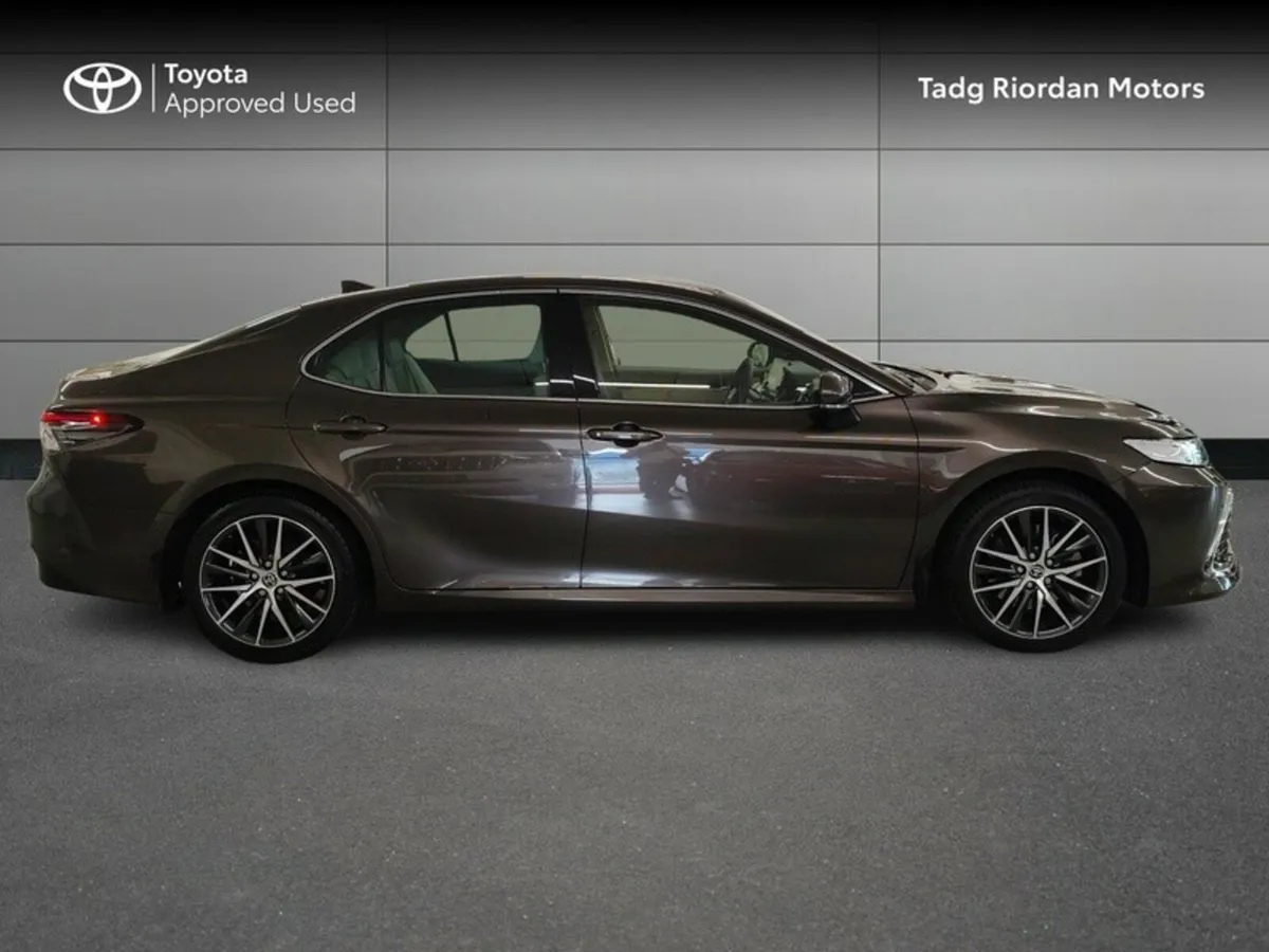 Toyota Camry PLATINUM EDITION *PRICE REDUCTION* - Image 3