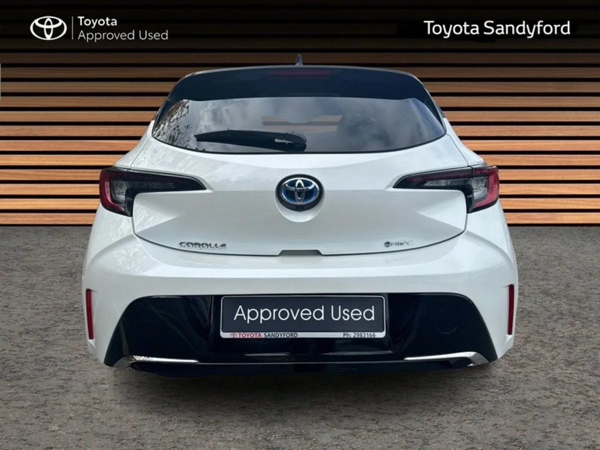 Toyota Corolla LUNA SPORT HATCHBACK // AIR CON // - Image 4