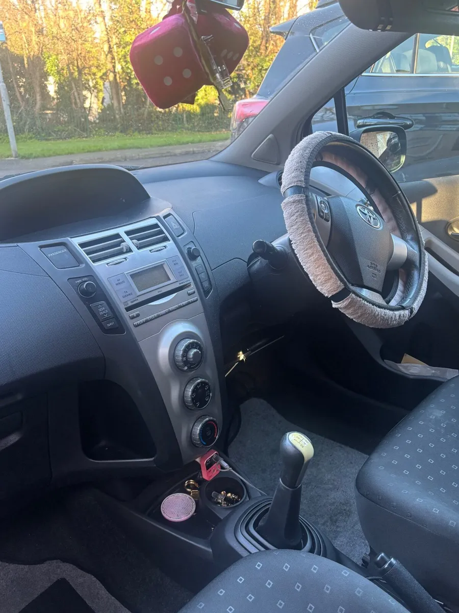 Toyota Yaris 2007 - Image 3