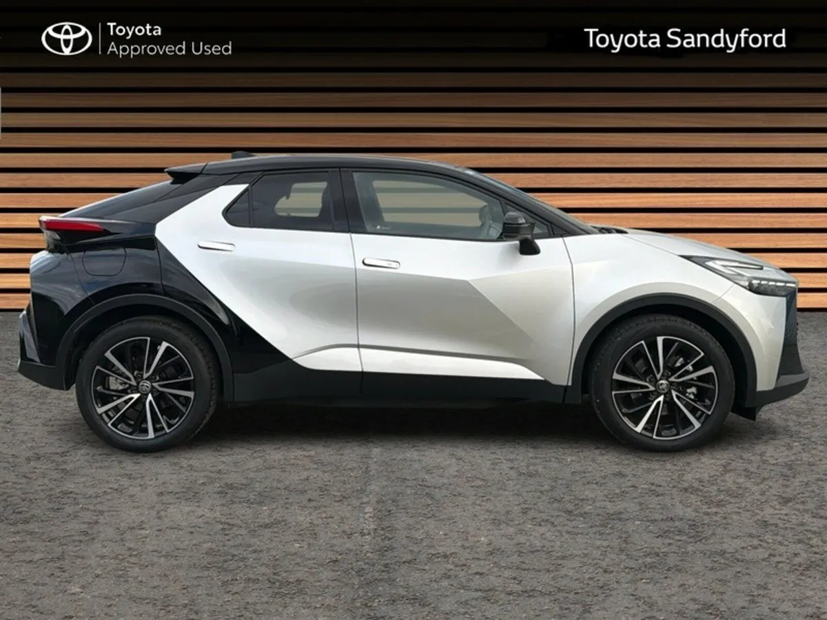 Toyota C-HR PHEV 2.0 PREMIERE // PANORAMIC ROOF // - Image 3